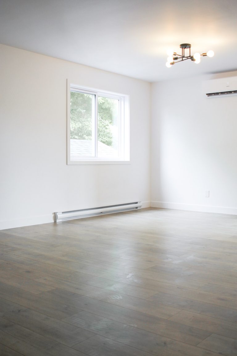 CIS PHOTOS JUILLET2024 1045Principale Logement1 Salon 02 web 5 768x1152